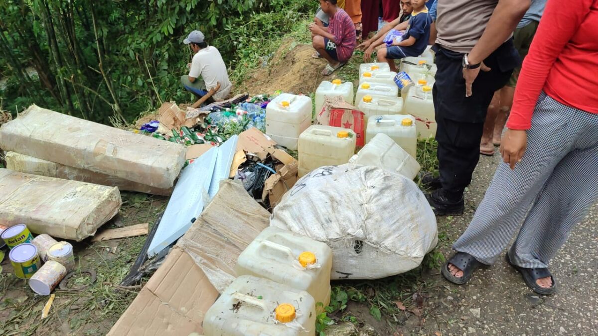 Truk Tujuan Wakatobi Terjun Ke Jurang Wakangka Gegara Mati Mesin Truk Tujuan Wakatobi Terjun Ke Jurang Wakangka Gegara Mati Mesin