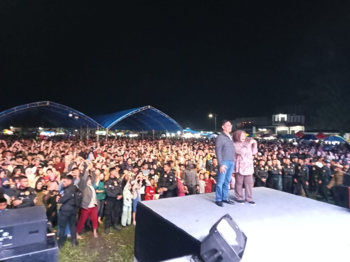 Temu Kangen Ribuan Warga, Tina Nur Alam Janji Tuntaskan Jl Koltim