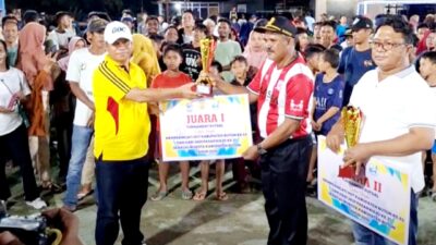 Lomba HUT Buton Usai, Pj Bupati Buton Serahkan Piala Kepada Pemenang Lomba