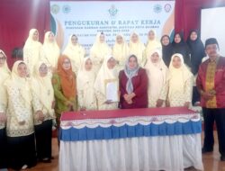Hadiri Pengukuhan PD Nasyiatul Aisyiyah, Nursanti Monianse Harap PD NA Berperan dalam Pembangunan Kota Baubau