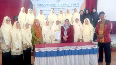 Hadiri Pengukuhan PD Nasyiatul Aisyiyah, Nursanti Monianse Harap PD NA Berperan dalam Pembangunan Kota Baubau