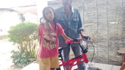 Dapat Hadiah Sepeda, La Ode Wado ;"Terimakasih Syara"