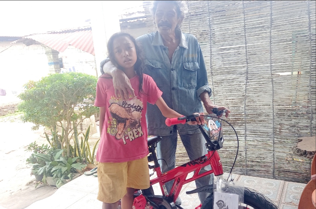 Dapat Hadiah Sepeda, La Ode Wado ;"Terimakasih Syara"