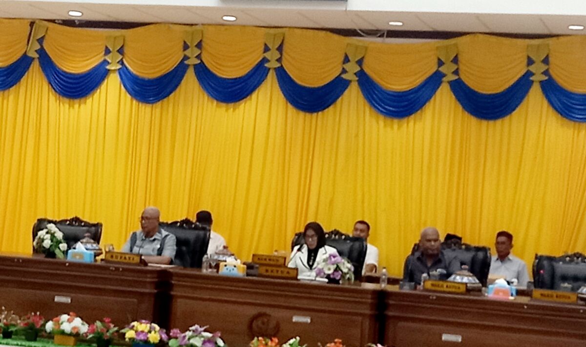 Pemkab Serahkan Raperda RPJPD Kabupaten Buton 2025-2045 ke DPRD Pemkab Serahkan Raperda RPJPD Kabupaten Buton 2025-2045 ke DPRD