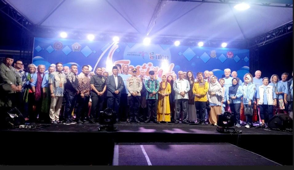 Buka Festival Teluk Pasarwajo, Pj Bupati Dukung Ekspos Potensi Buton Buka Festival Teluk Pasarwajo, Pj Bupati Dukung Ekspos Potensi Buton