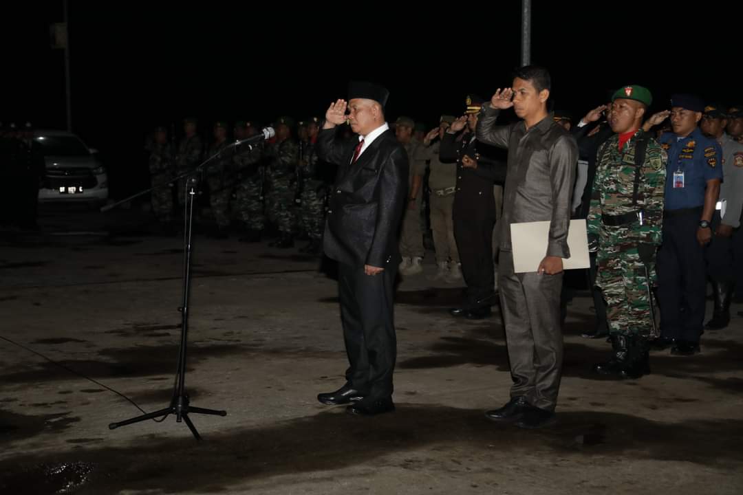 Pj. Bupati Buton Pimpin Apel Penghormatan Malam Renungan Suci