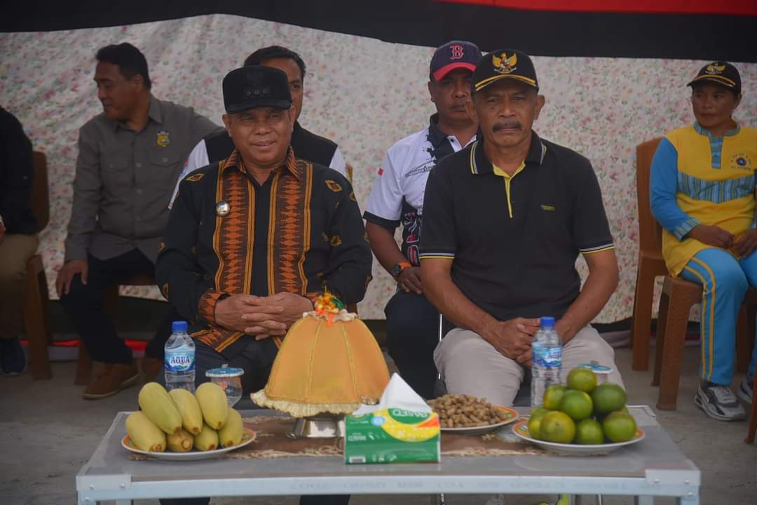Pj. Bupati Buton Resmikan Lapangan Desa Bukit Asri