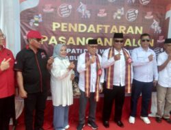 Cabup H. La Ode Naane dan H. Akalim jadi Pendaftar Pertama di KPU