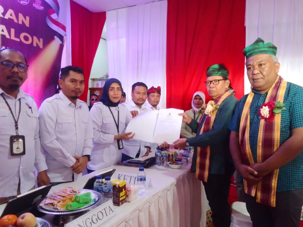 Daftar di KPU Buton, Berlian Hadir Bawa Perubahan untuk Buton