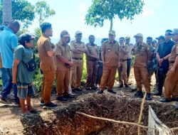Kerap Banjir, Pj Bupati Buton Bantu Pembangunan Saluran Air di Pasar Sabho