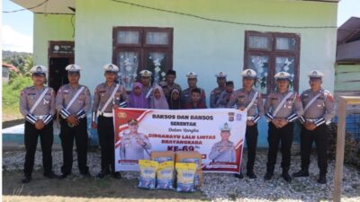 Satlantas Buton Bagikan 300 Paket Sembako