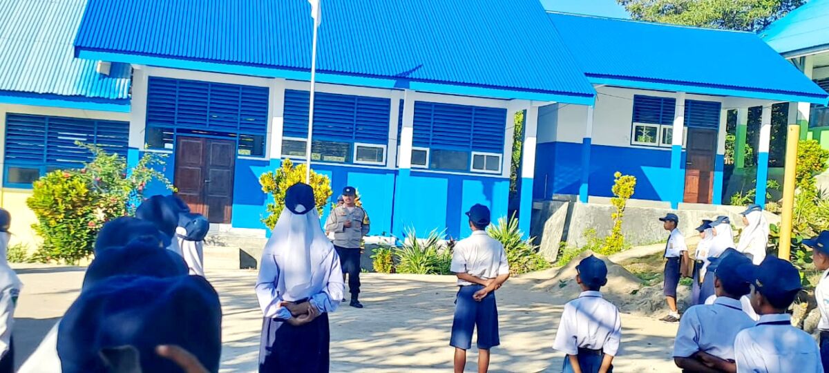 Cegah Bullyng dan Narkoba Bhabinkamtibmas Wabula Berikan Pembinaan di SMPN 39 Buton