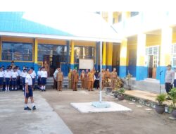 Cegah Pergaulan Bebas Kasi Humas Polres Buton Berikan Pembinaan di SMPN 1 Buton