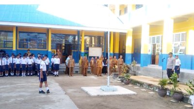 Cegah Pergaulan Bebas Kasi Humas Polres Buton Berikan Pembinaan di SMPN 1 Buton