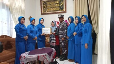 Peringati HUT TNI AL Ke 79, Pos TNI AL Baubau Anjangsana ke Purnawirawan