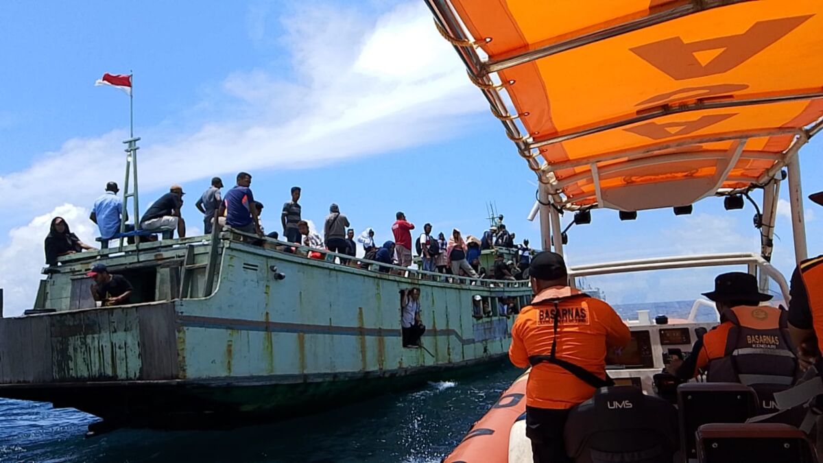 KM Nur Rezki Mati Mesin di Perairan Tanjung Sambano Kaledupa