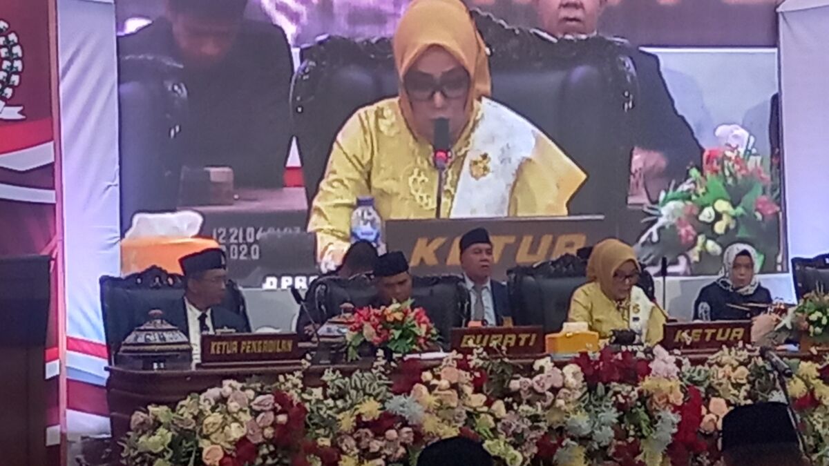 Pj Bupati Buton Hadiri Pelantikan Anggota DPRD Buton Pj Bupati Buton Hadiri Pelantikan Anggota DPRD Buton