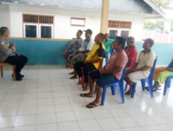 Jelang Pilkada, Bhabinkamtibmas Kapontori Sosialisasi ke Warga