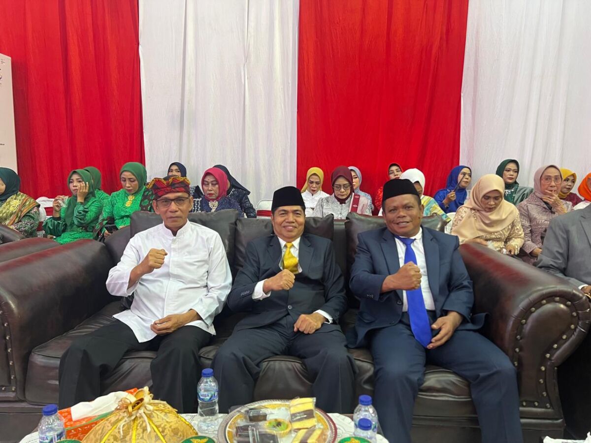 Pj Bupati Buton Hadiri Pelantikan Anggota DPRD Buton Pj Bupati Buton Hadiri Pelantikan Anggota DPRD Buton