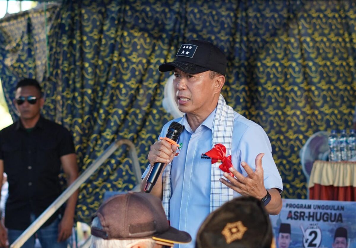 Antusias Pendukung Sambut Kedatangan Paslon ASR-Hugua di Kecamatan Tirawuta