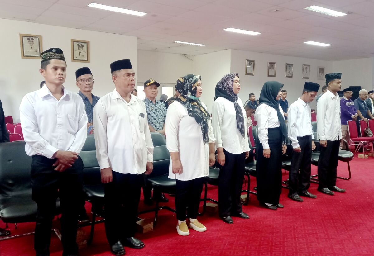 Sekda Buton Lantik 15 Pejabat Eselon 3 dan 4 Sekda Buton Lantik 15 Pejabat Eselon 3 dan 4