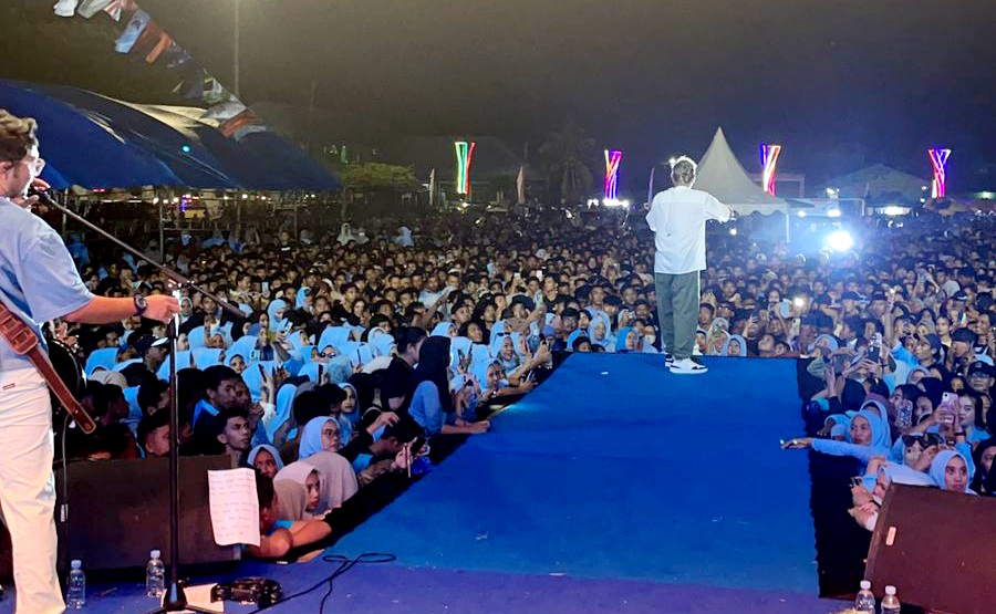 Puluhan Ribu Masyarakat Tumpah Ruah hadiri Kampanye Beramal di Wolo