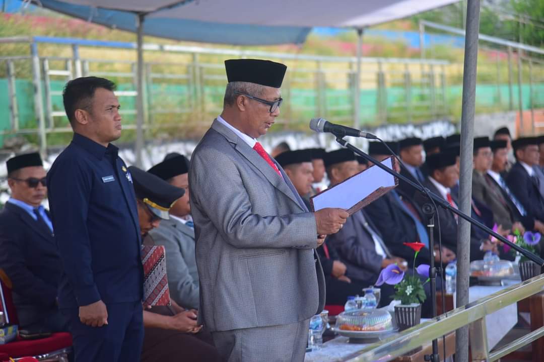 Sekda Buton Pimpin Upacara Peringatan Hari Pahlawan Nasional