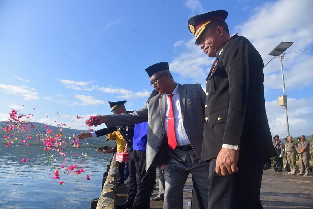 Peringatan Hari Pahlawan Nasional 2024 Pemkab dan Polres Buton Gelar Upacara Tabur Bunga