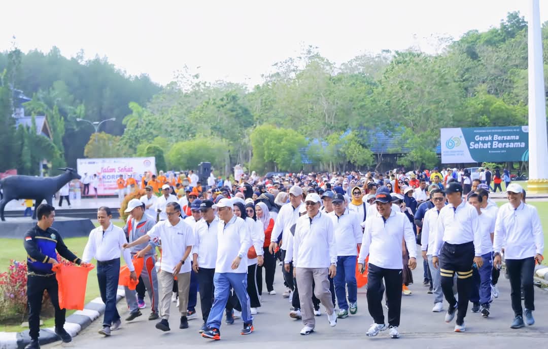 Peringati HUT KORPRI ke-53, Pemprov Sultra Gelar Jalan Santai dan Senam Massal