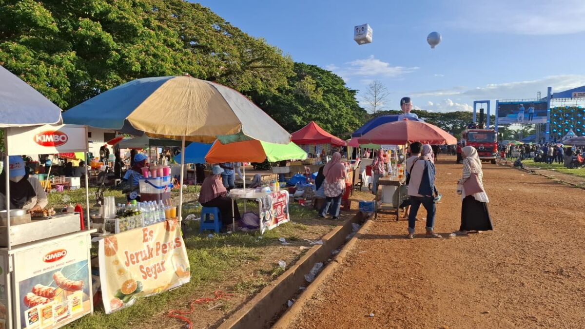 Puluhan UMKM di Kendari Keciprat Berkah di Kampanye Akbar ASR-Hugua
