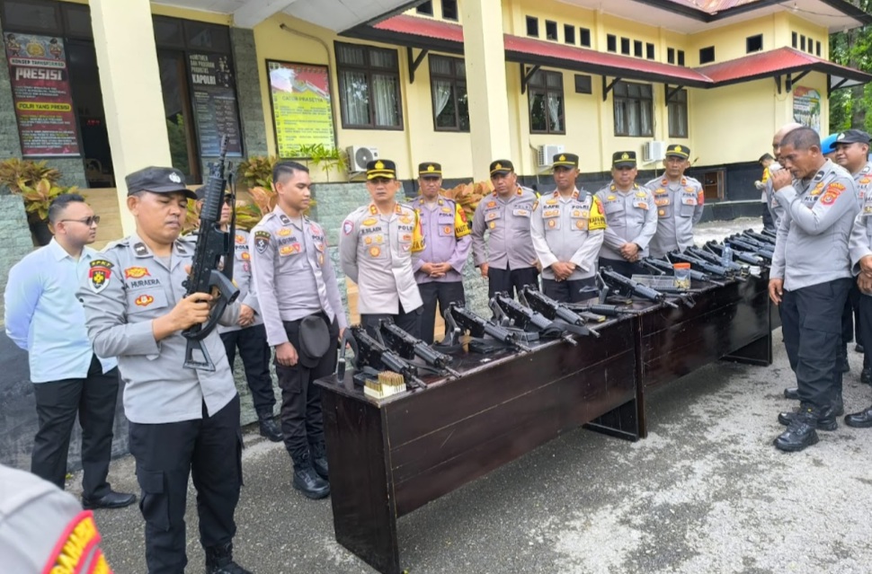 Kapolres Buton Cek Senpi Aparat