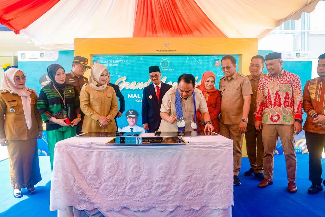 Pj Gubernur Sultra Resmikan Mal Pelayanan Publik