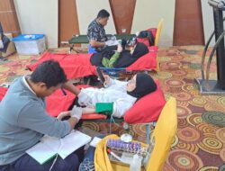 Perkuat Silaturahmi, Alumni Tahun 2003 SMAN 4 Kendari Gelar Reuni dan Bakti Sosial