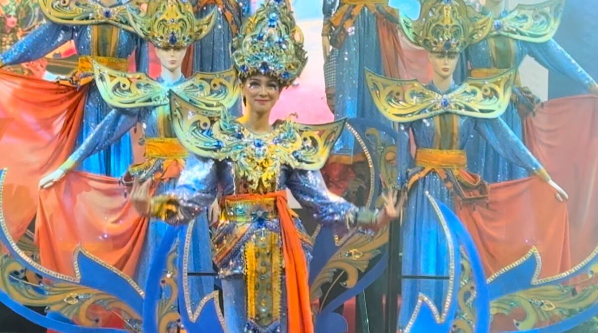 Pemprov Gelar Sultra Tenun Karnaval 2024 Pemprov Gelar Sultra Tenun Karnaval 2024
