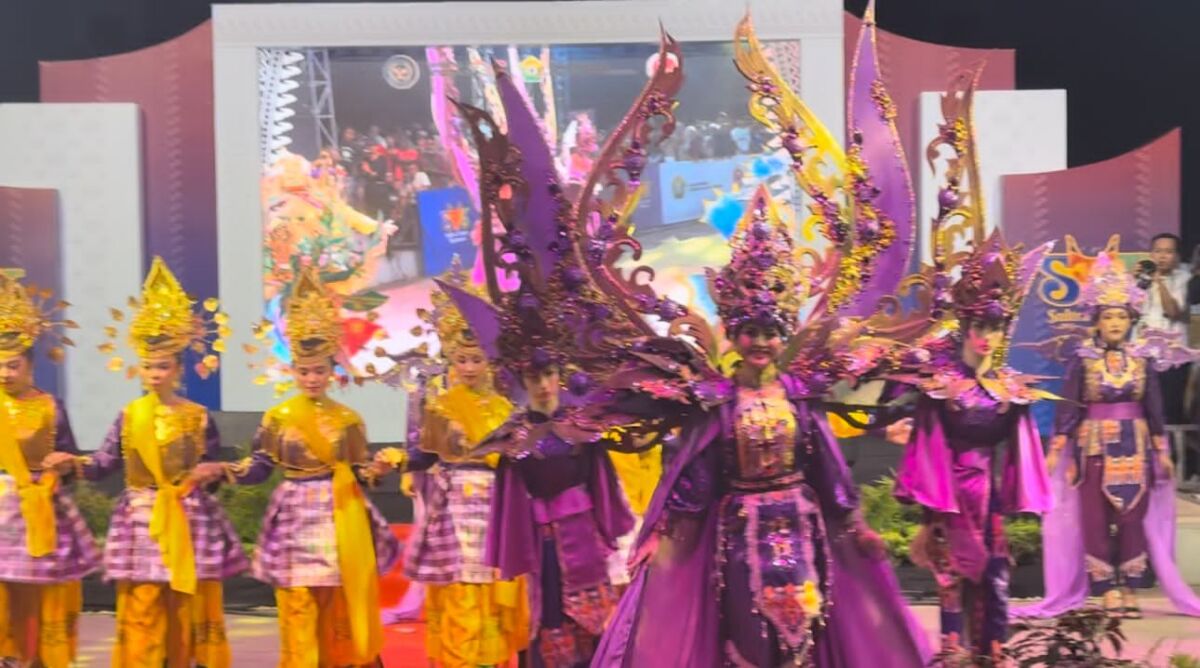 Pemprov Gelar Sultra Tenun Karnaval 2024