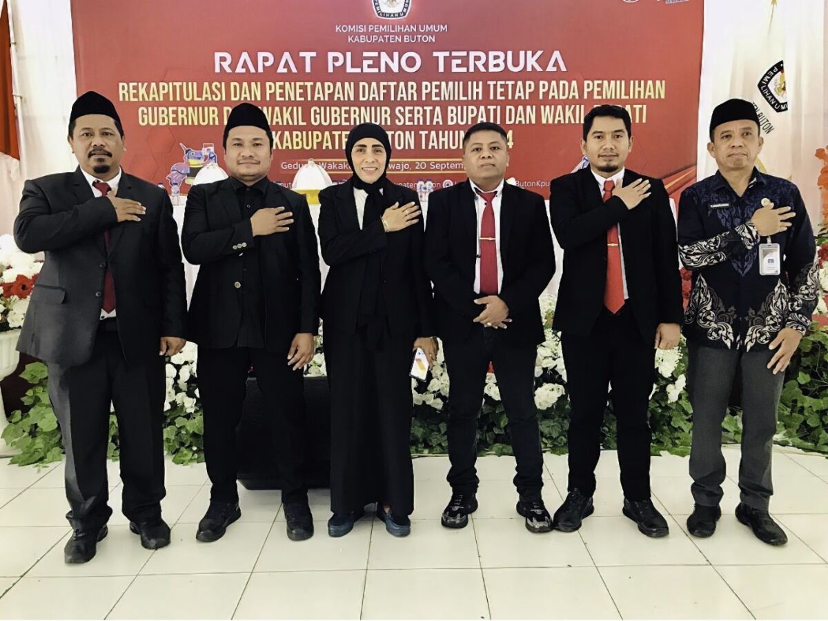 Sukses Gelar Pilkada, KPU Buton Raih Penghargaan Tingkat Nasional 2024
