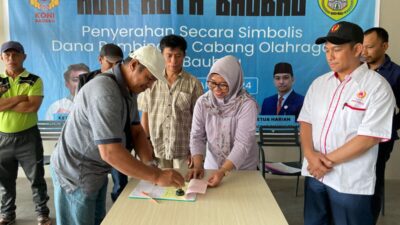 KONI Baubau Salurkan Dana Pembinaan kepada 20 Cabor