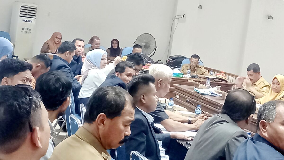 DPRD Buton Gelar RDP, Tegaskan Transparansi Seleksi PPPK dan Penyelesaian Honorer DPRD Buton Gelar RDP, Tegaskan Transparansi Seleksi PPPK dan Penyelesaian Honorer
