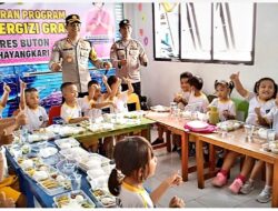 Kapolres Buton Salurkan Makanan Bergizi ke Siswa TK Kemala Bhayangkari
