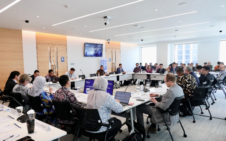 Hadiri the High-Level Executive Roundtable oleh ERIA, Wamen Ossy Bicara Program Prioritas Presiden Prabowo Subianto