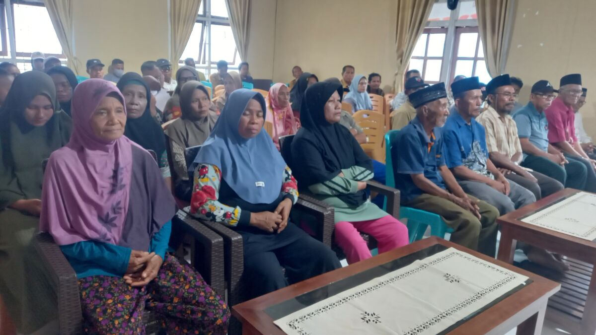 BPN Buton Gelar Sosialisasi Redistribusi Tanah di Desa Holimombo BPN Buton Gelar Sosialisasi Redistribusi Tanah di Desa Holimombo
