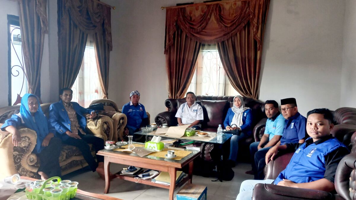 DPD PAN Buton Tetapkan Wakil Ketua 1 DPRD Buton DPD PAN Buton Tetapkan Wakil Ketua 1 DPRD Buton