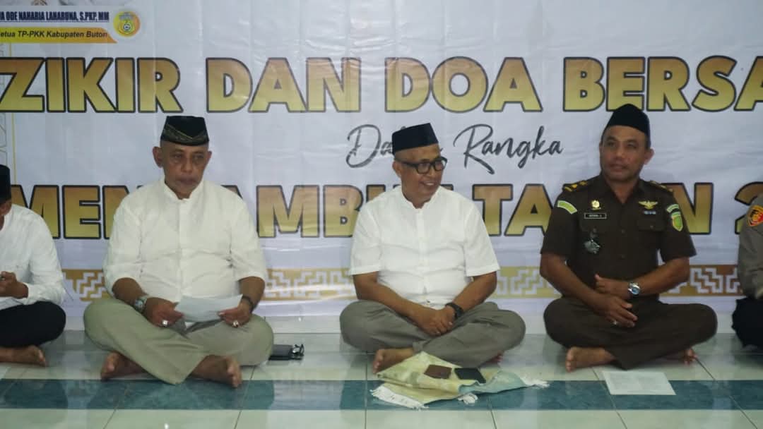 Sambut Tahun Baru, Pemkab Buton Gelar Zikir Akbar dan Doa Bersama Sambut Tahun Baru, Pemkab Buton Gelar Zikir Akbar dan Doa Bersama