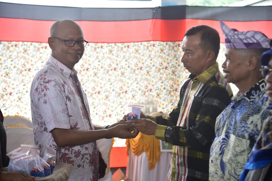 Dinas Pendidikan Buton Gelar Acara Pelepasan Guru Purnabakti