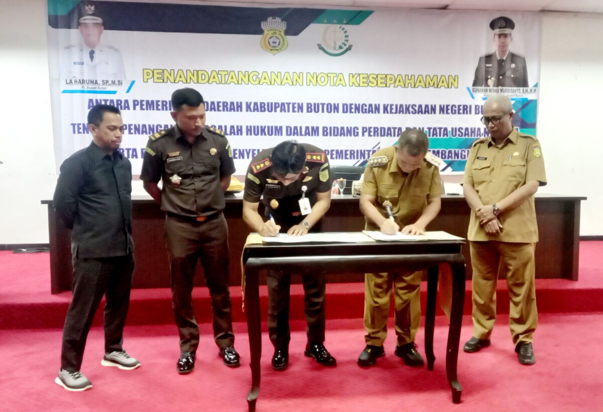 Pemkab Buton dan Kejari Teken MoU Bidang Perdata dan PTUN Pemkab Buton dan Kejari Teken MoU Bidang Perdata dan PTUN