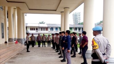Polres Buton Amankan Rapat Pleno Penetapan Bupati – Wakil Bupati Buton 2025-2030