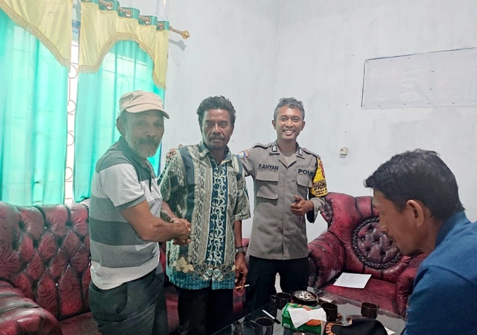 Bhabinkamtibmas Lasalimu Mediasi Warga yang Bertikai