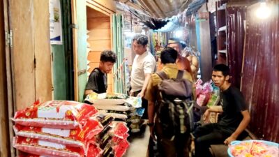 Polres Buton dan Pemda Buton Gelar Operasi Pasar, Kasat Intelkam :"Harga Stabil"