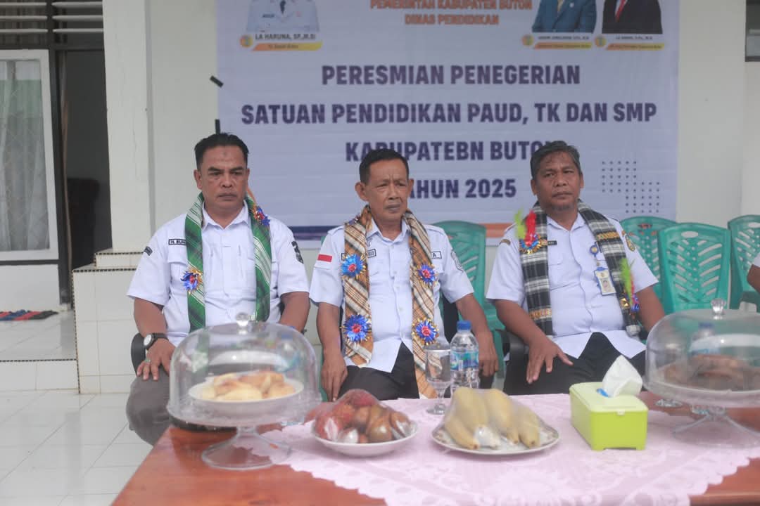 Pemkab Buton Resmikan sejumlah PAUD/TK dan SMP di Kabupaten