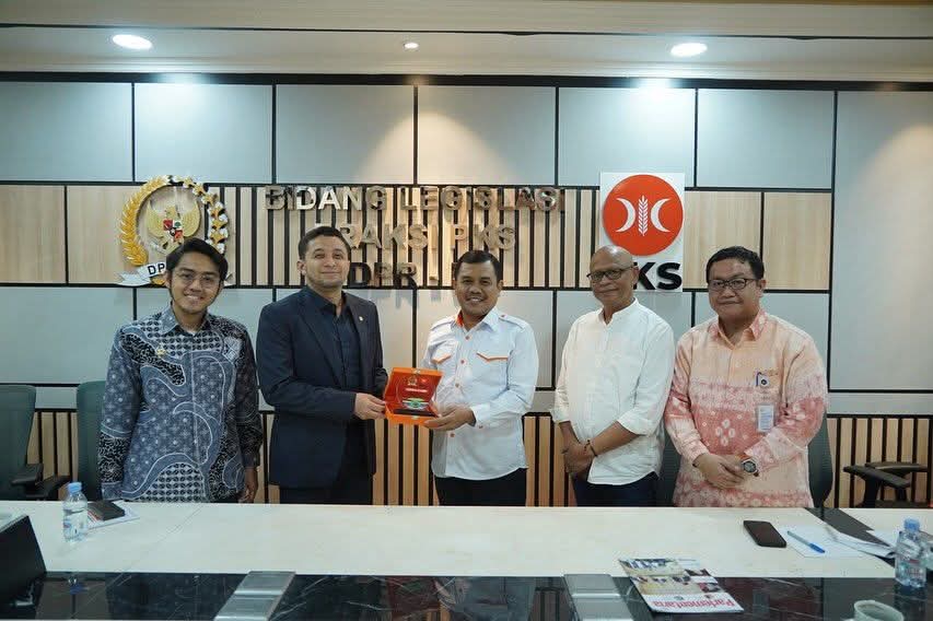 Wabup Buton Audensi dengan DPR RI, Bahas Potensi Alam Buton
